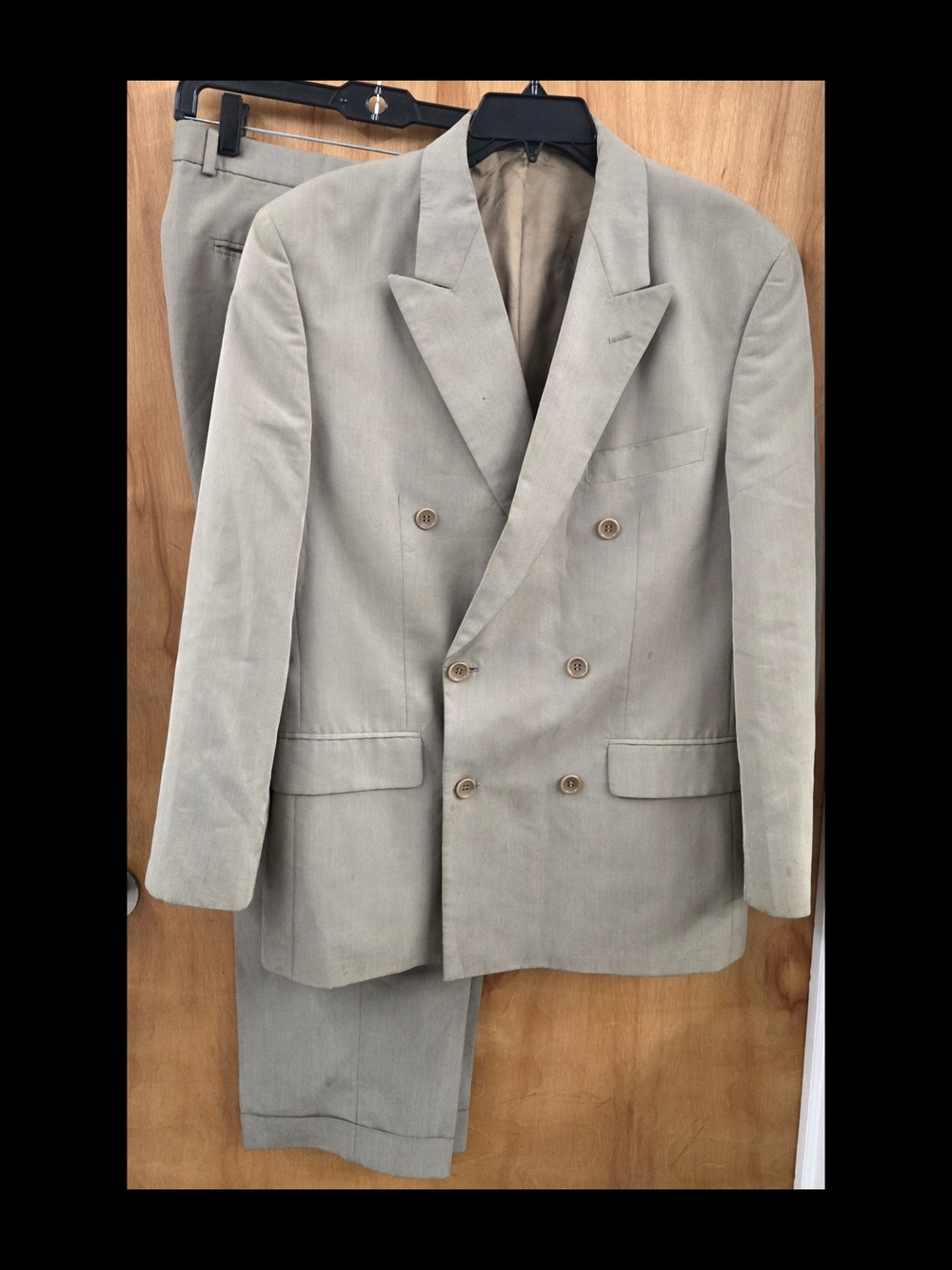 MEN'S DANIEL HECHTER SUIT SET